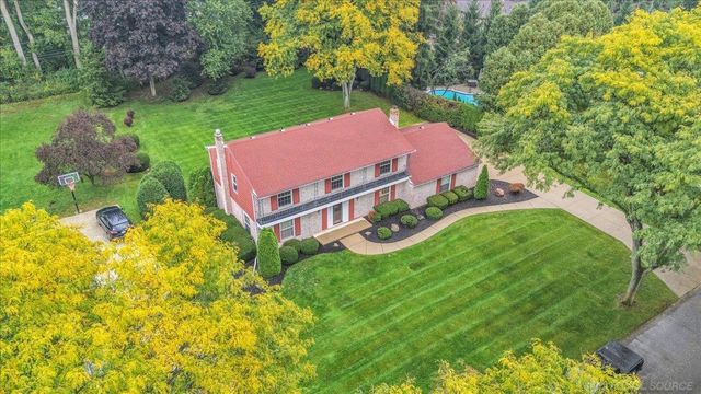 2710 Timberwyck Trail Drive, Troy, MI 48098