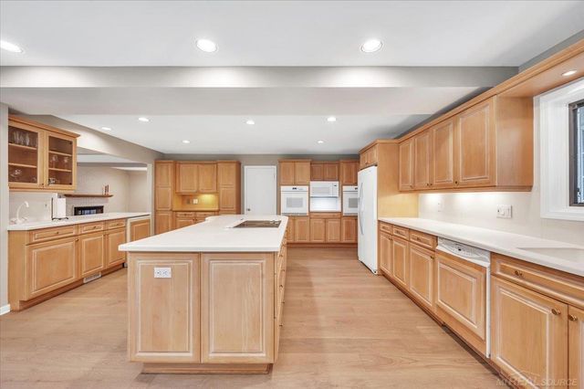 2710 Timberwyck Trail Drive, Troy, MI 48098