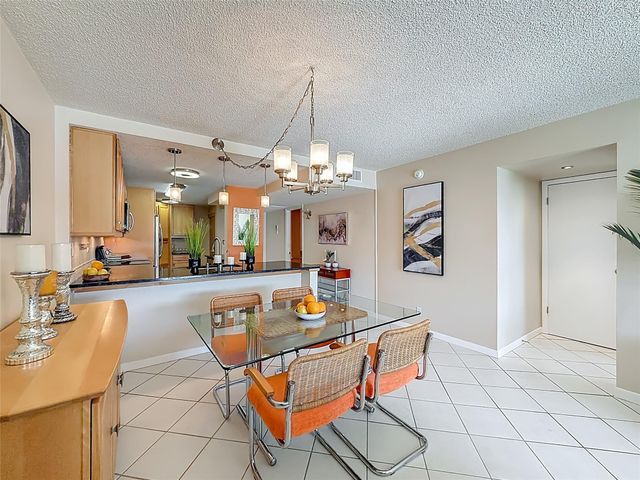 13 Royal Palm Way 101, Boca Raton, FL 33432