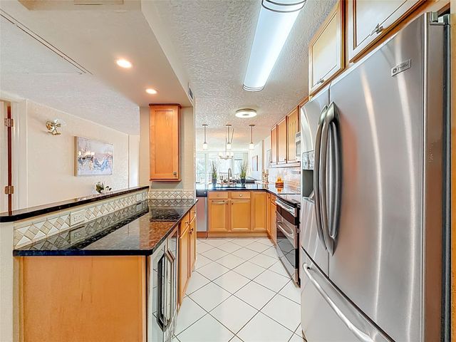 13 Royal Palm Way 101, Boca Raton, FL 33432