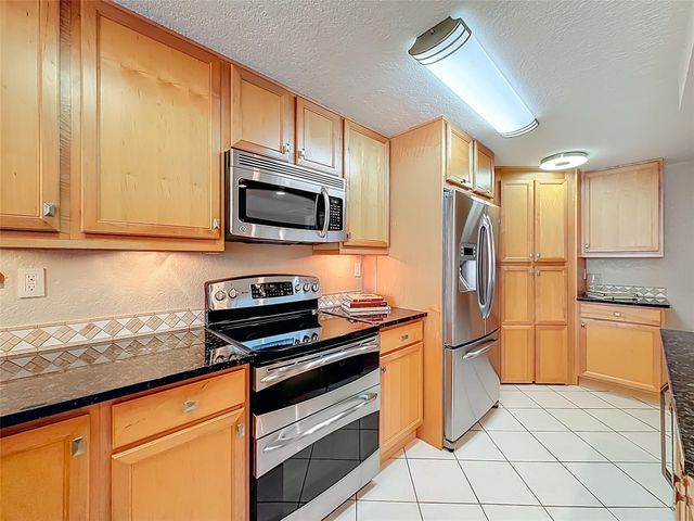 13 Royal Palm Way 101, Boca Raton, FL 33432