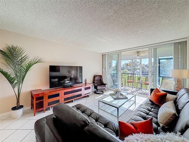 13 Royal Palm Way 101, Boca Raton, FL 33432