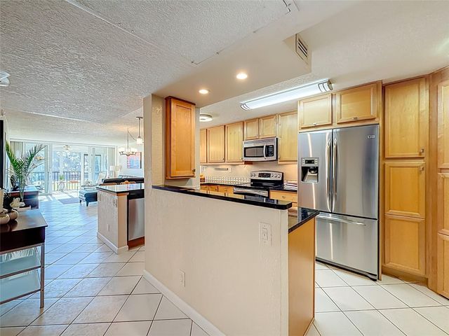 13 Royal Palm Way 101, Boca Raton, FL 33432