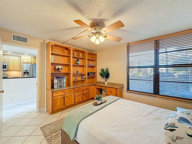 13 Royal Palm Way 101, Boca Raton, FL 33432