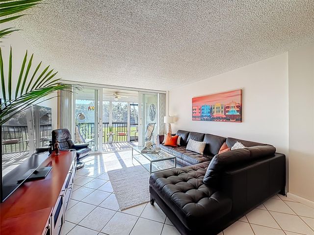 13 Royal Palm Way 101, Boca Raton, FL 33432