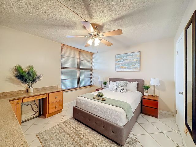 13 Royal Palm Way 101, Boca Raton, FL 33432