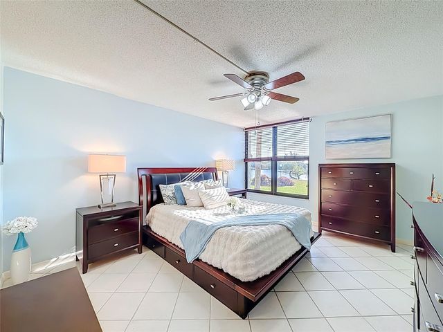 13 Royal Palm Way 101, Boca Raton, FL 33432