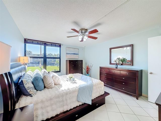 13 Royal Palm Way 101, Boca Raton, FL 33432