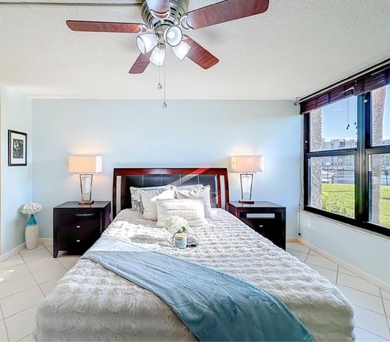 13 Royal Palm Way 101, Boca Raton, FL 33432