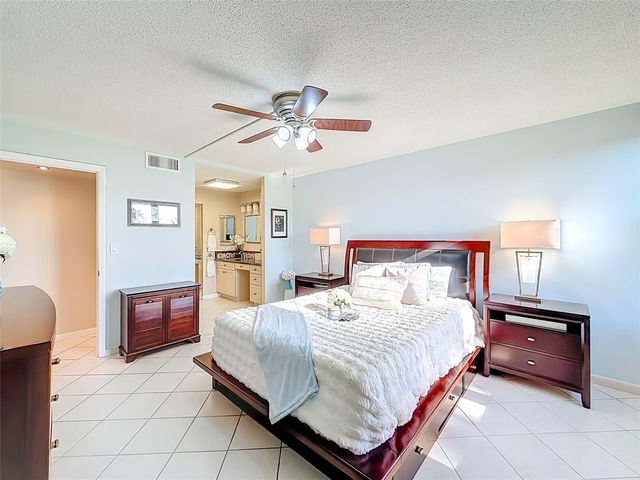 13 Royal Palm Way 101, Boca Raton, FL 33432