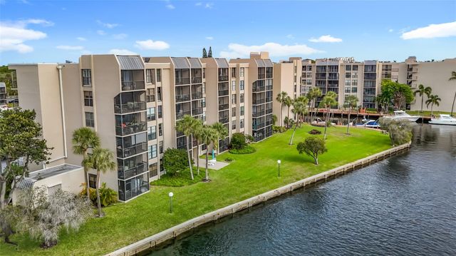 13 Royal Palm Way 101, Boca Raton, FL 33432