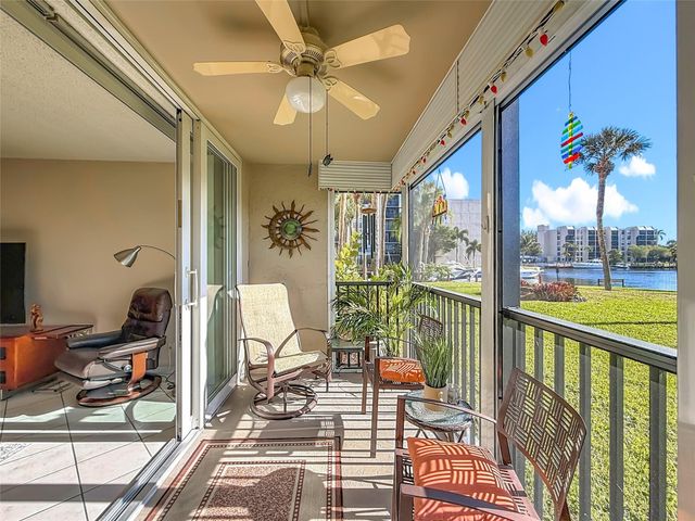 13 Royal Palm Way 101, Boca Raton, FL 33432