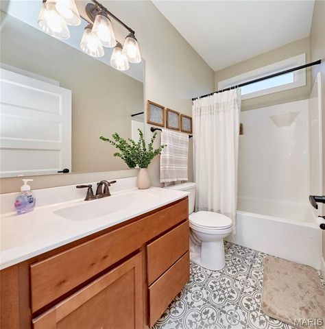 106 Charlie Road, Troy, MO 63379
