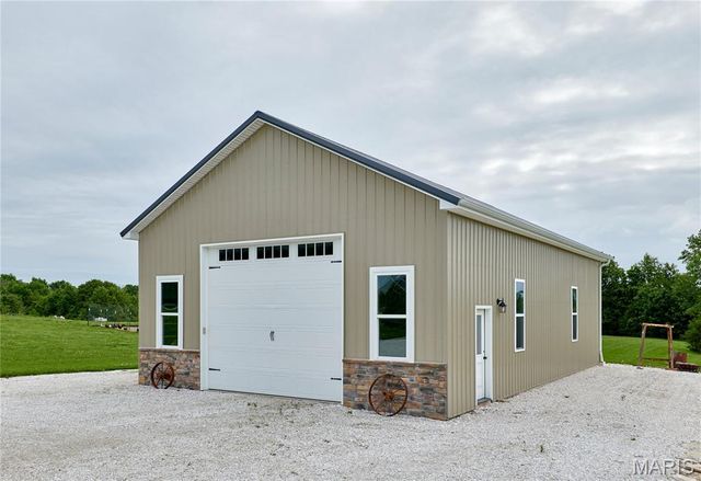 106 Charlie Road, Troy, MO 63379