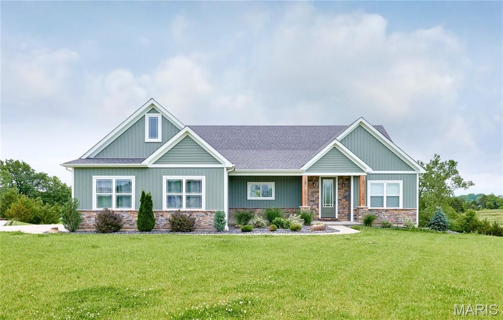 106 Charlie Road, Troy, MO 63379