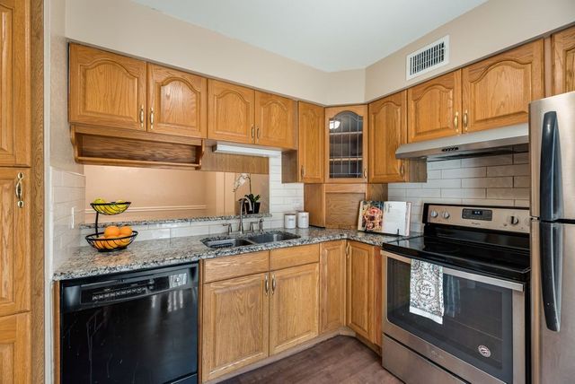 859 Dublin Drive D, Richardson, TX 75080