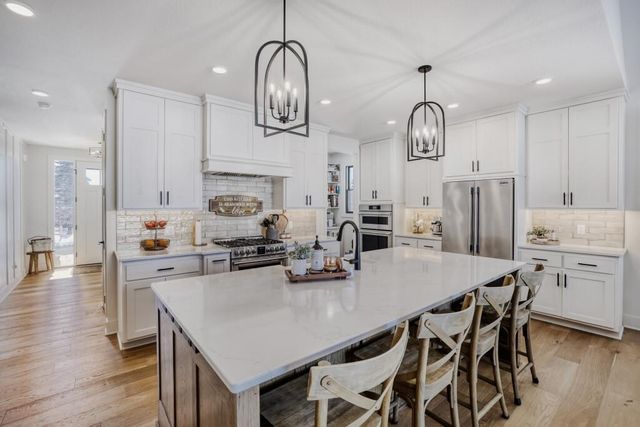 11472 Sunflower Lane N, Lake Elmo, MN 55042