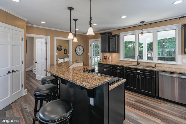 15 W LONG DR, Lawrenceville, NJ 08648