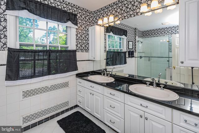 15 W LONG DR, Lawrenceville, NJ 08648