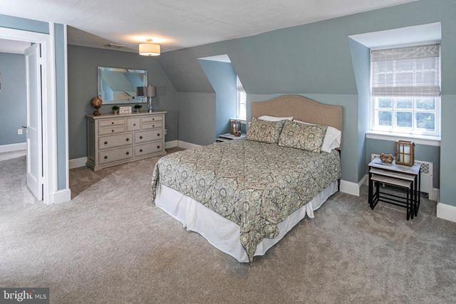 15 W LONG DR, Lawrenceville, NJ 08648