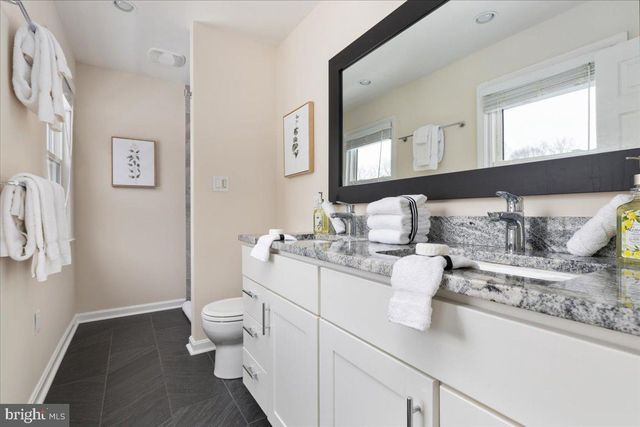 904 OLD RIVER WAY CT, Sterling, VA 20164