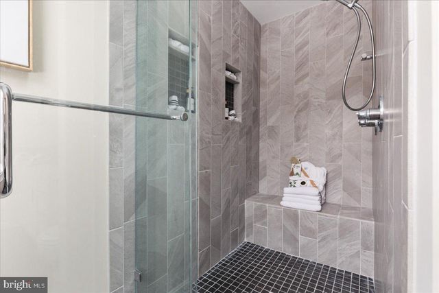 904 OLD RIVER WAY CT, Sterling, VA 20164