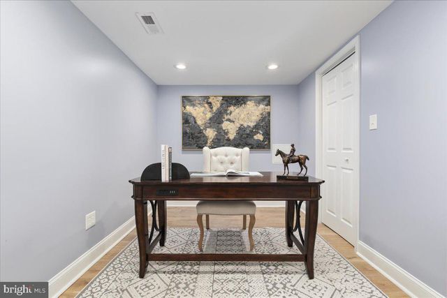 904 OLD RIVER WAY CT, Sterling, VA 20164