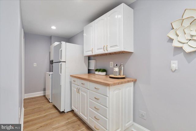 904 OLD RIVER WAY CT, Sterling, VA 20164