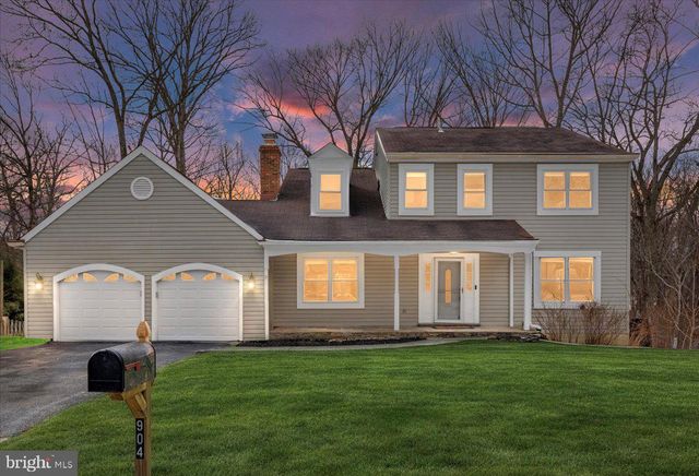 904 OLD RIVER WAY CT, Sterling, VA 20164