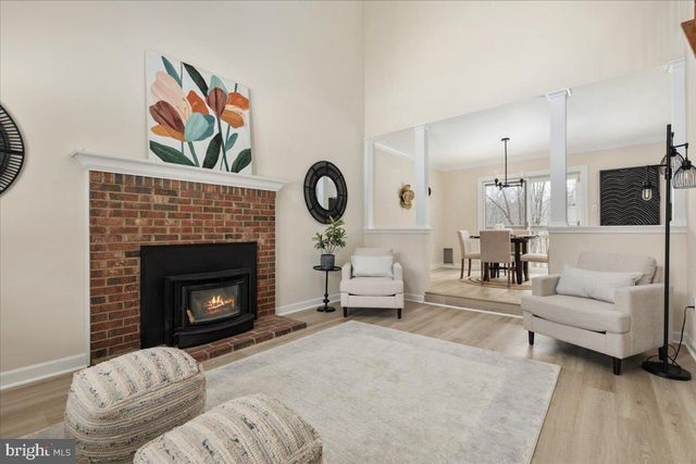 904 OLD RIVER WAY CT, Sterling, VA 20164