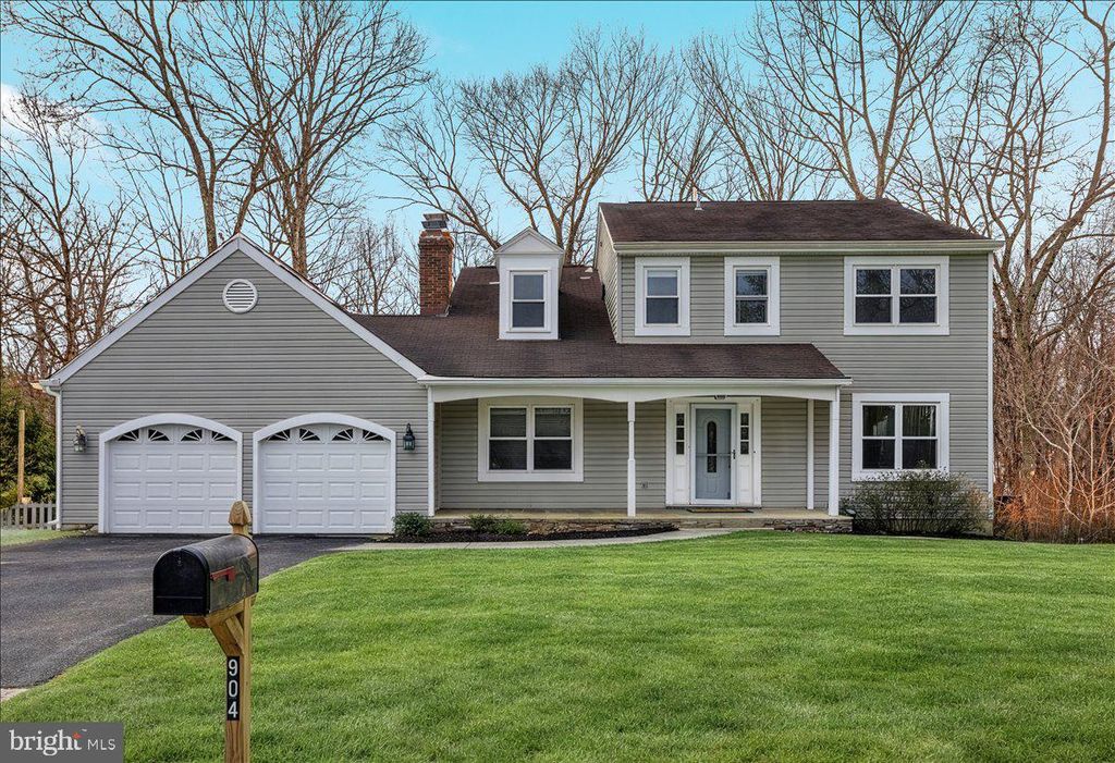 904 OLD RIVER WAY CT, Sterling, VA 20164