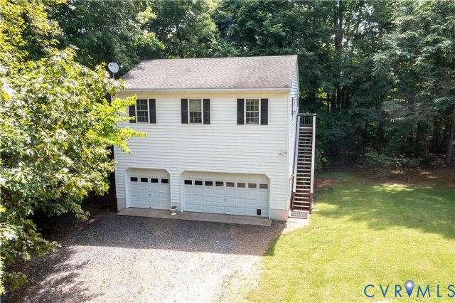 1610 Reams Rd, Powhatan, VA 23139