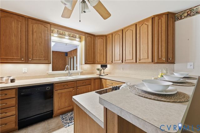 1610 Reams Rd, Powhatan, VA 23139