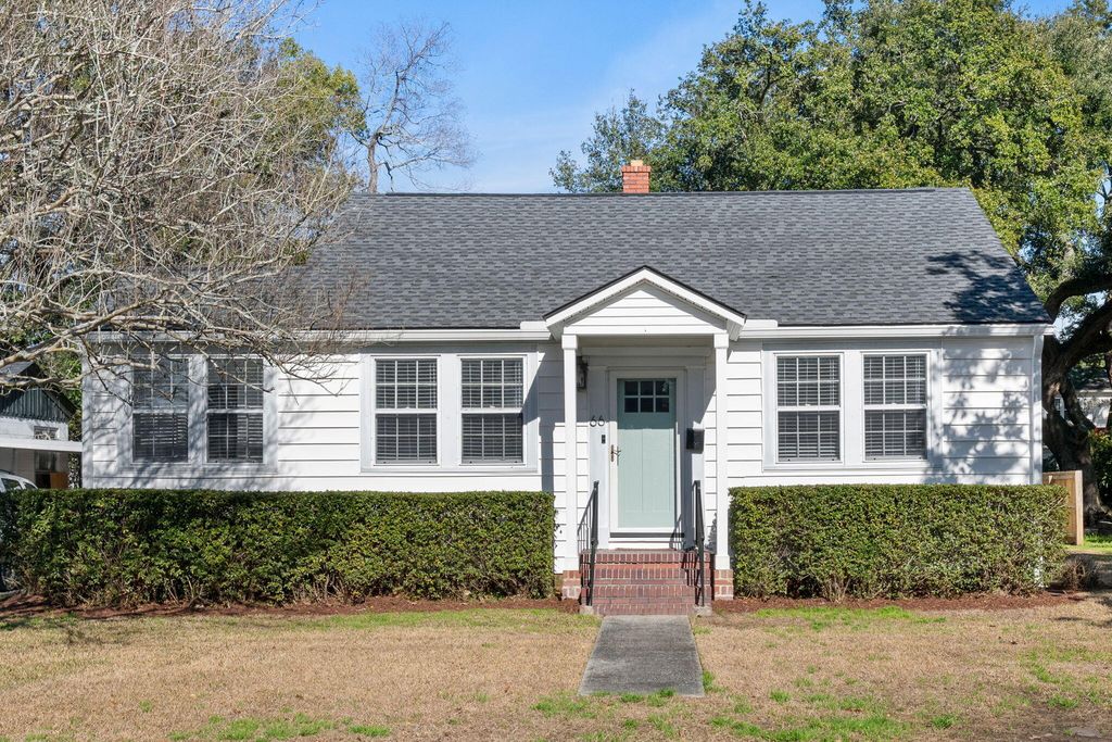 Image 1 of property listing at 66 Avondale Avenue, Charleston, SC 29407