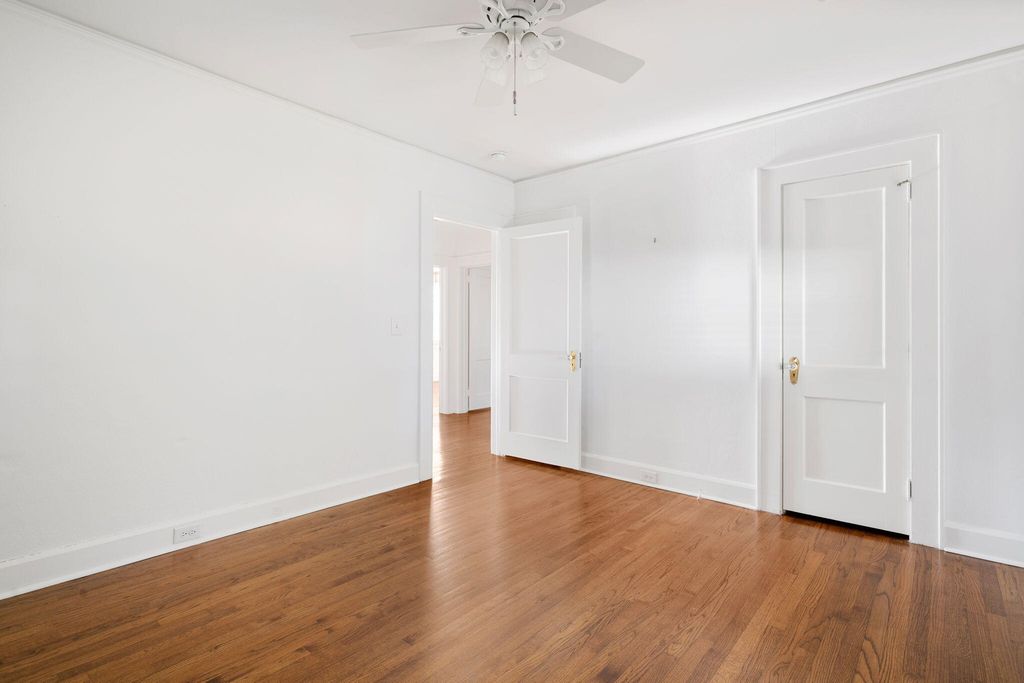 Image 13 of property listing at 66 Avondale Avenue, Charleston, SC 29407