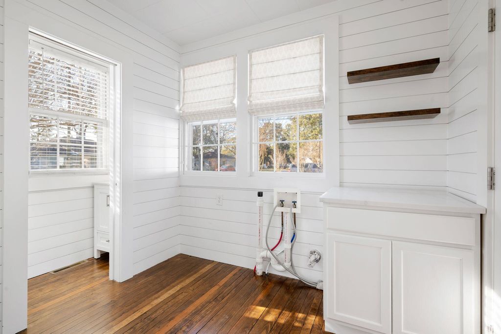 Image 14 of property listing at 66 Avondale Avenue, Charleston, SC 29407