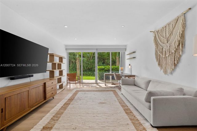 200 Ocean Lane Dr 108, Key Biscayne, FL 33149