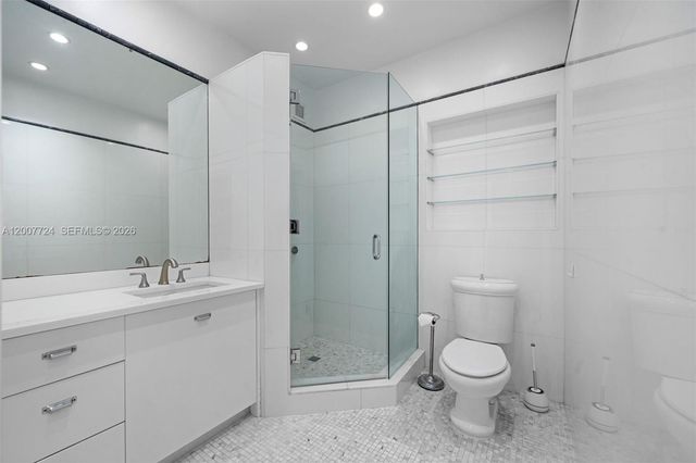 200 Ocean Lane Dr 108, Key Biscayne, FL 33149