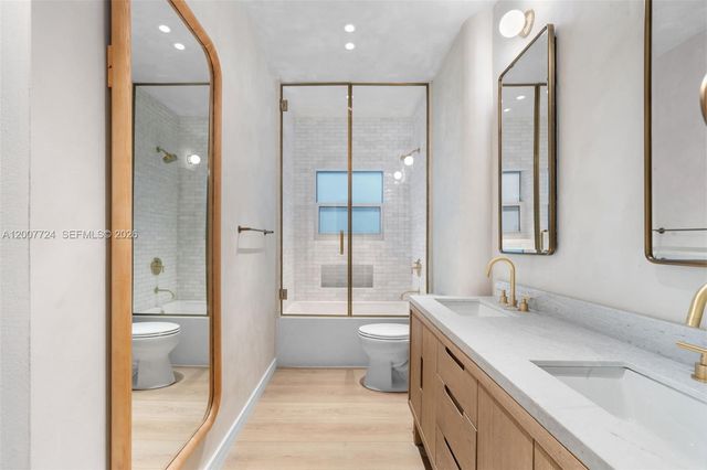 200 Ocean Lane Dr 108, Key Biscayne, FL 33149