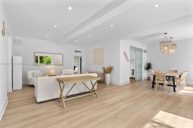 200 Ocean Lane Dr 108, Key Biscayne, FL 33149