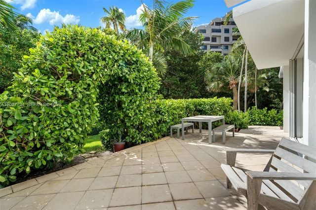 200 Ocean Lane Dr 108, Key Biscayne, FL 33149