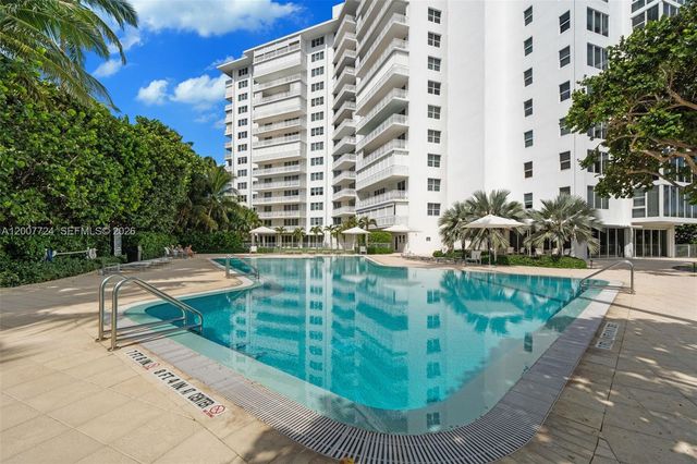 200 Ocean Lane Dr 108, Key Biscayne, FL 33149