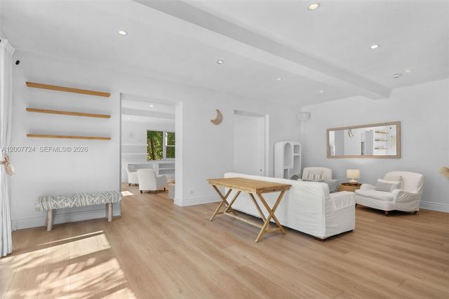200 Ocean Lane Dr 108, Key Biscayne, FL 33149