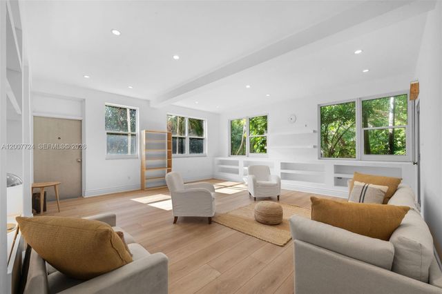 200 Ocean Lane Dr 108, Key Biscayne, FL 33149