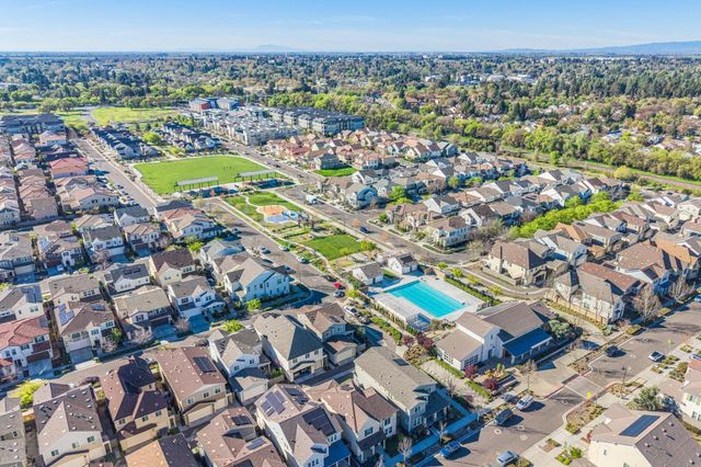 1821 Cannery Loop, Davis, CA 95616