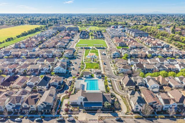 1821 Cannery Loop, Davis, CA 95616