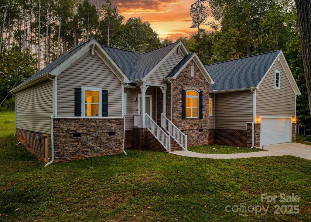 4903 Rio De Luna None, Hickory, NC 28601