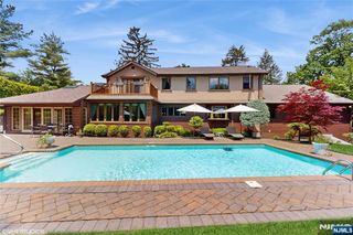 1 Woodmere Court, Caldwell, NJ 07006