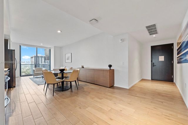 398 NE 5th St 3318, Miami, FL 33132