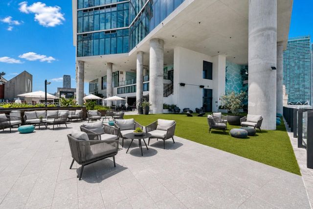 398 NE 5th St 3318, Miami, FL 33132